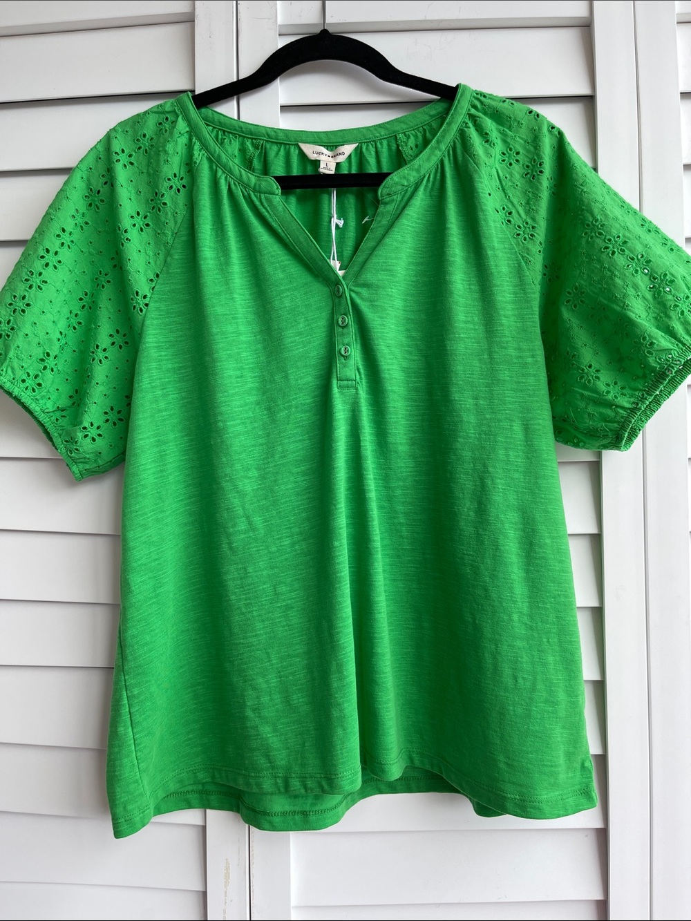 Lucky Brand top/blouse Green /Embroidered/ Summer/Beach/ NWT SIZE: L NWT